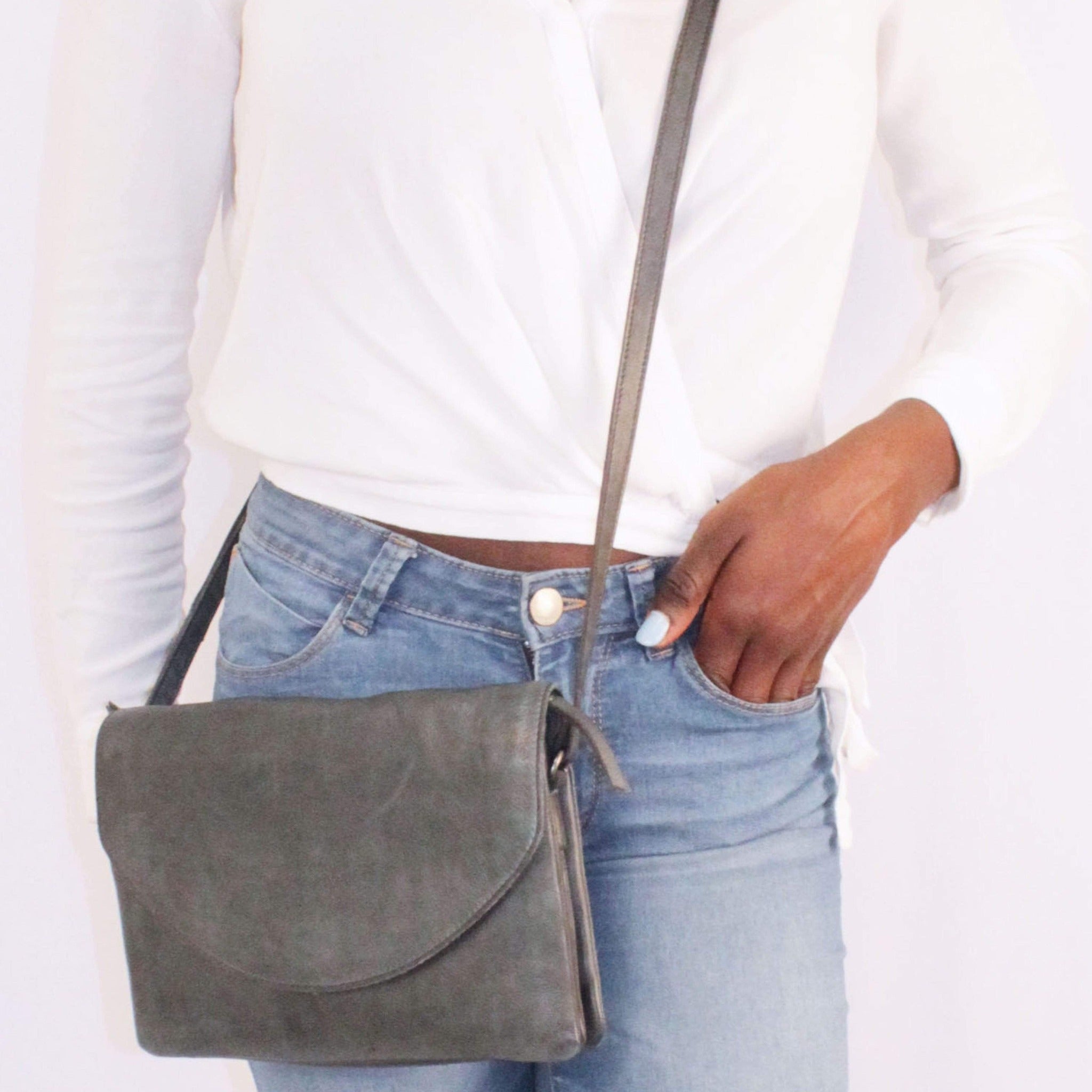 Marcus Leather Crossbody Bag - Image 12